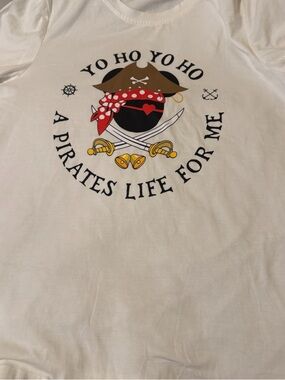 White  Short-Sleeve Pirate Graphic Tee - Unbranded